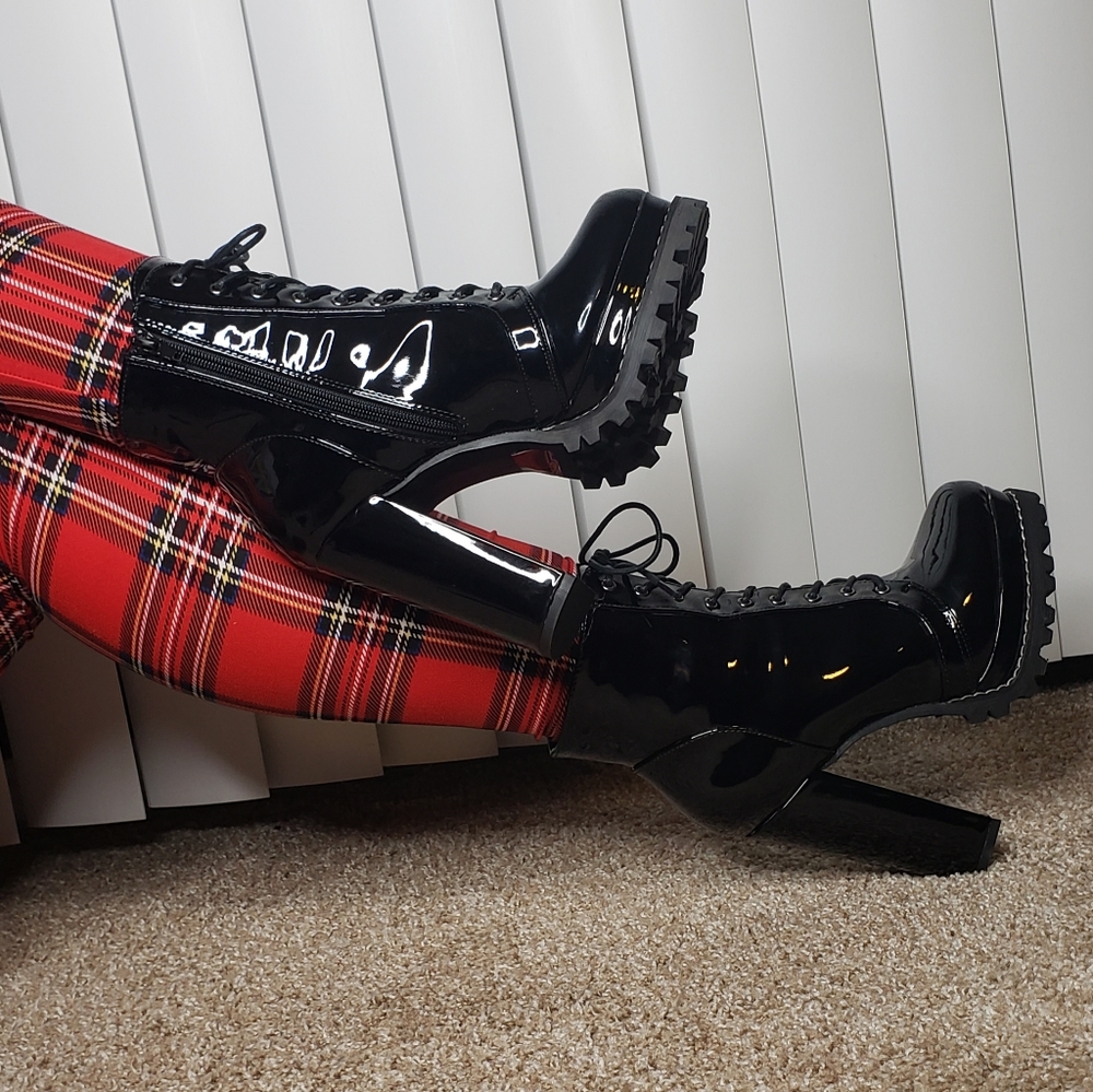 Patent leather lace up booties - Picture 3 of 3